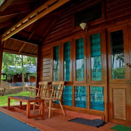 Royal Wooden Villa 玛纳多迪 外观 照片