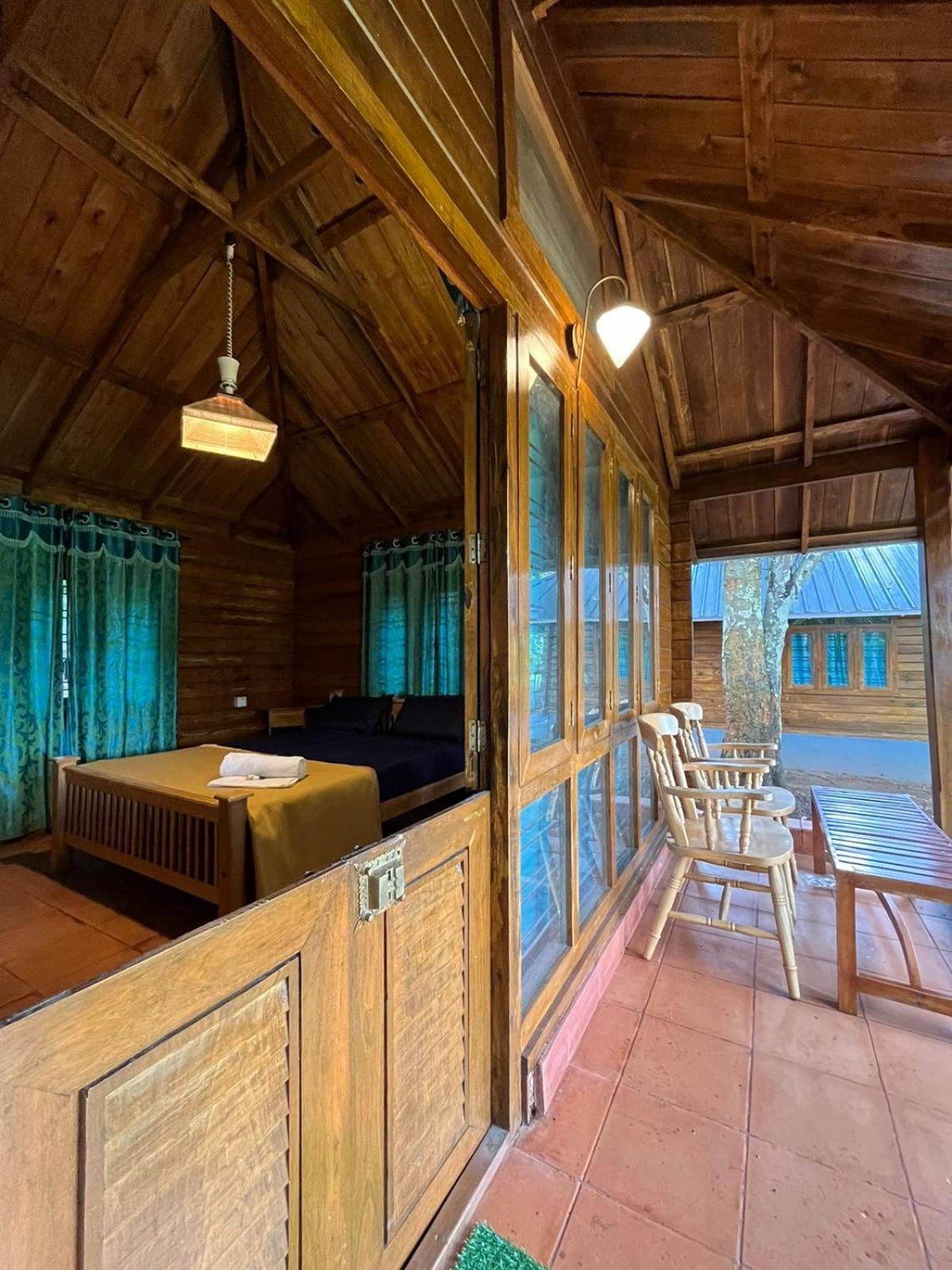 Royal Wooden Villa 玛纳多迪 外观 照片