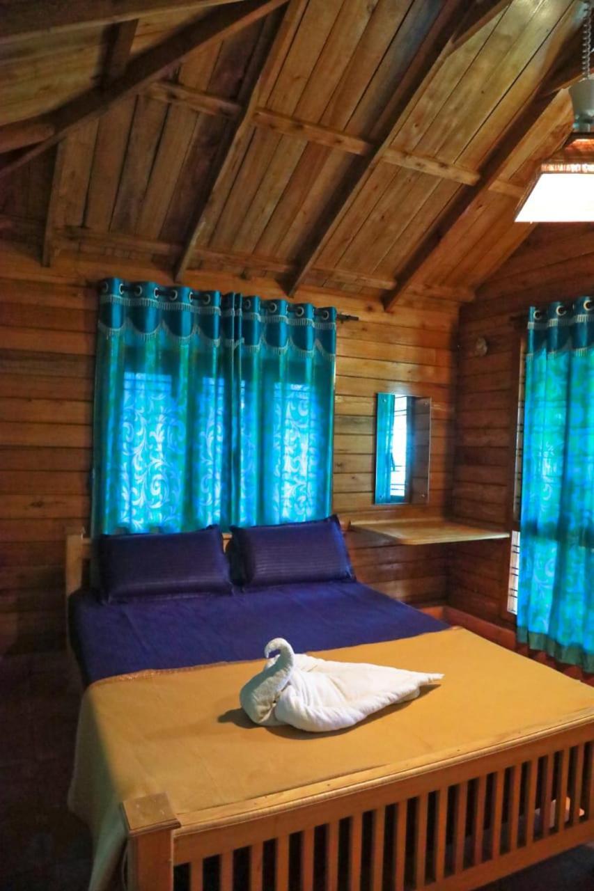 Royal Wooden Villa 玛纳多迪 外观 照片
