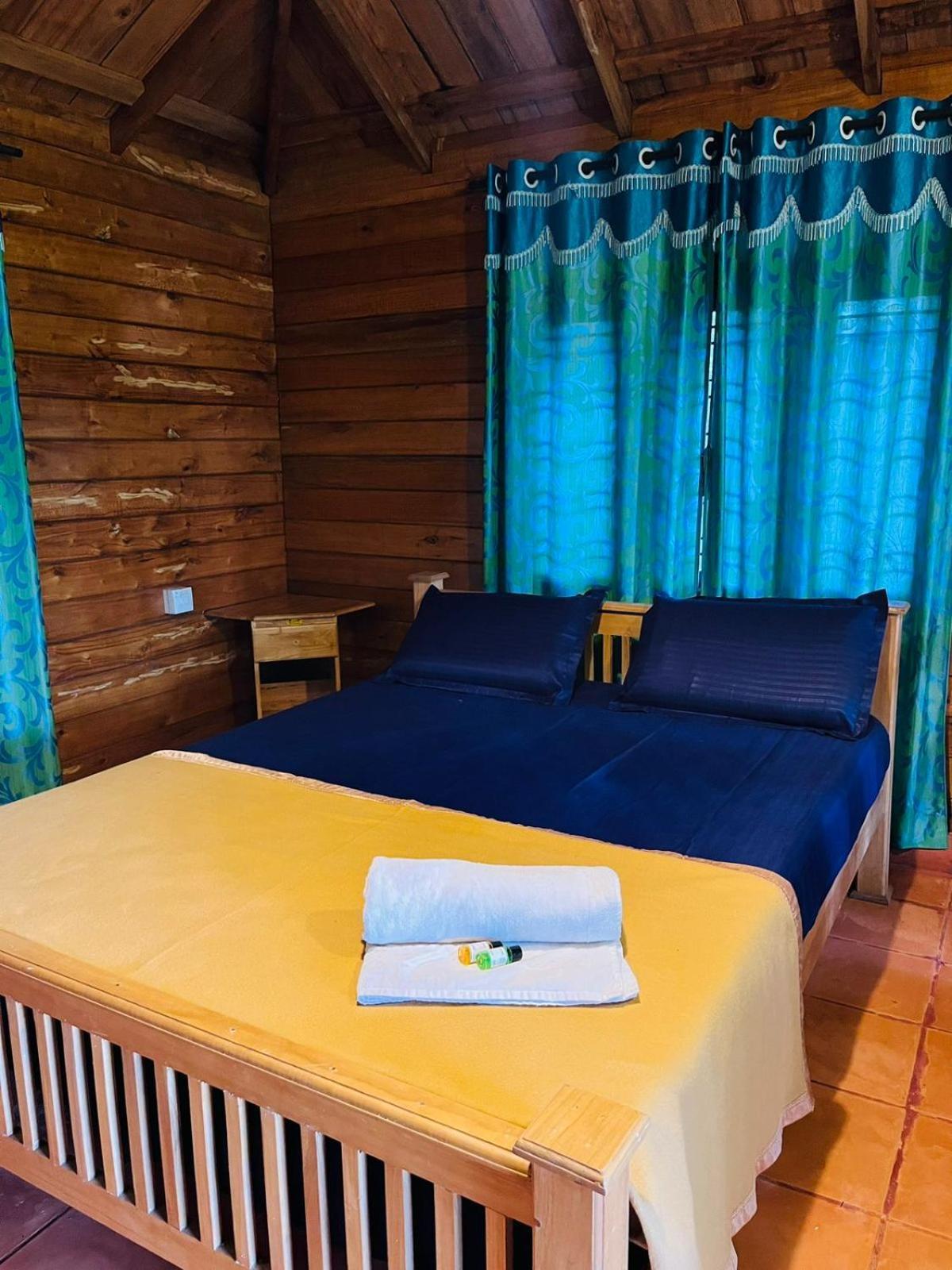 Royal Wooden Villa 玛纳多迪 外观 照片